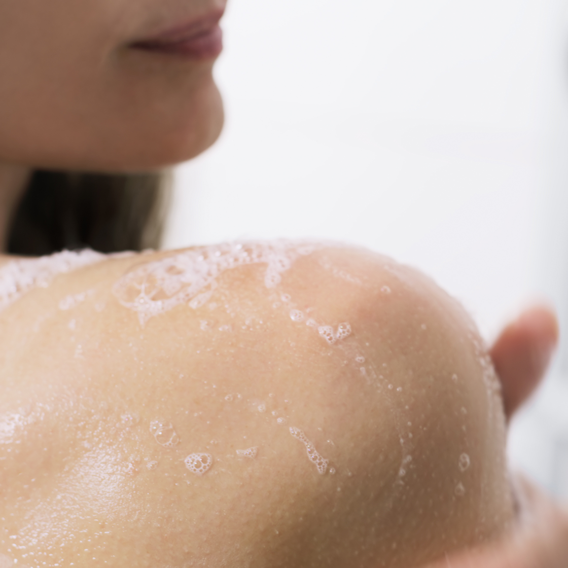 CHOISIR UN NETTOYANT POUR LE CORPS POUR PEAU S&Egrave;CHE, IRRIT&Eacute;E OU SENSIBLE